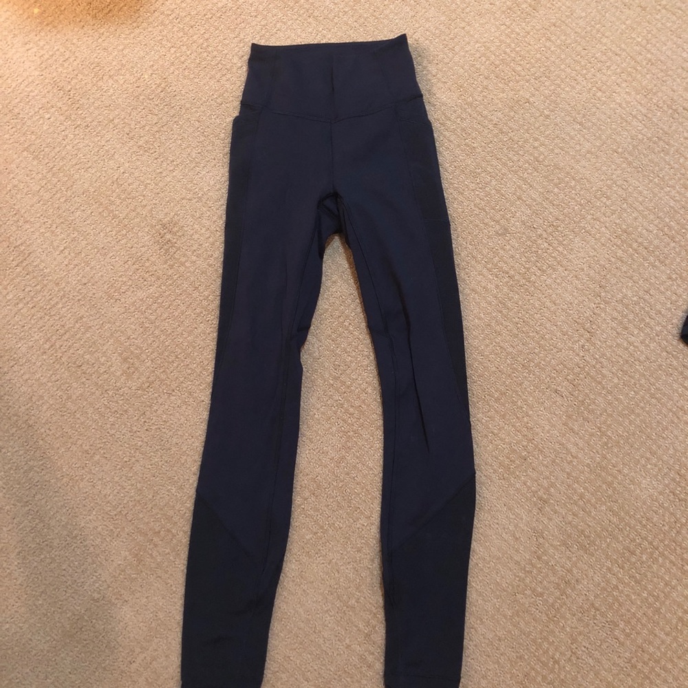 black lulu lemon leggings with mesh